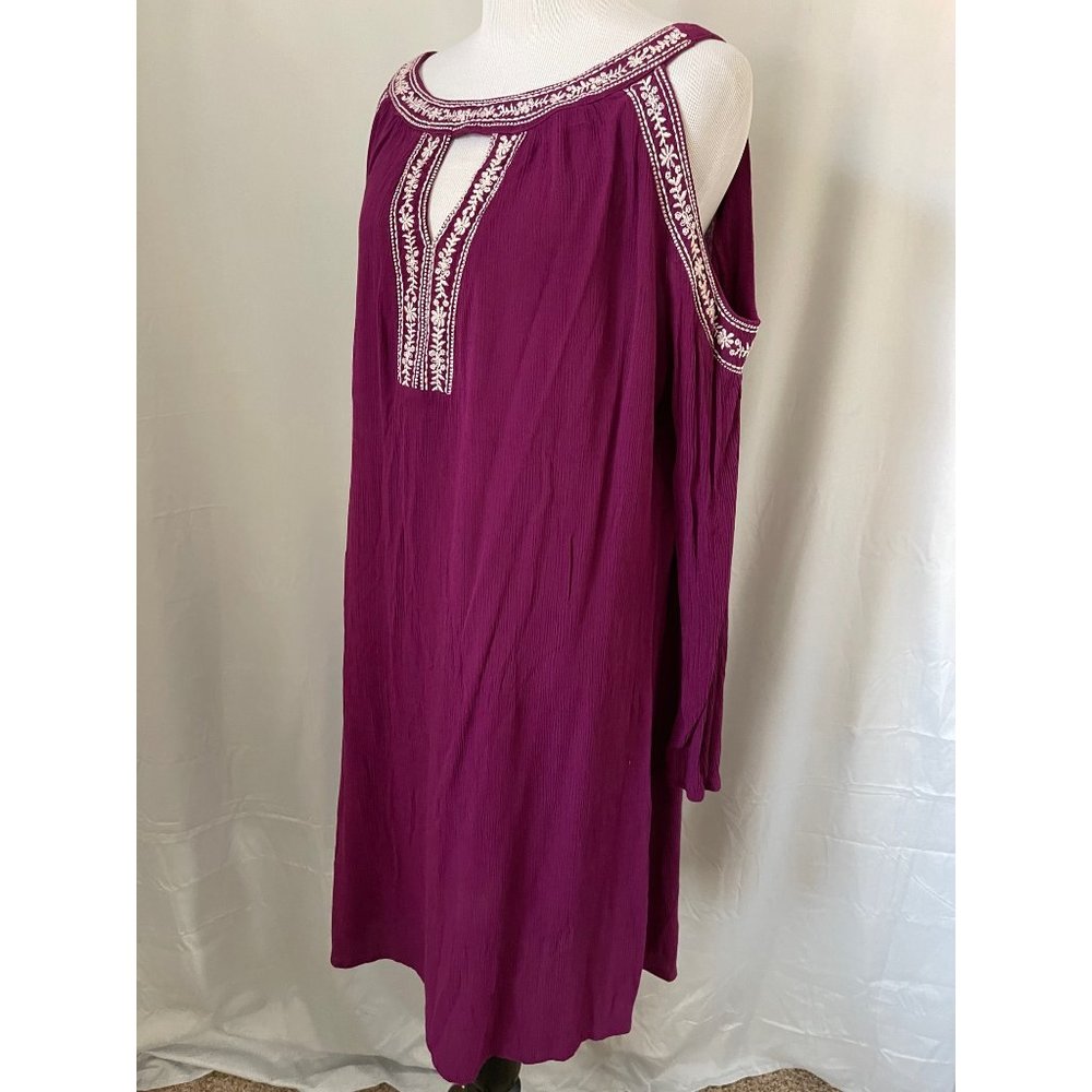 Time & Tru Plum Purple Cold-Shoulder Keyhole Embroider Trim Textured Midi Dress - Picture 11 of 12